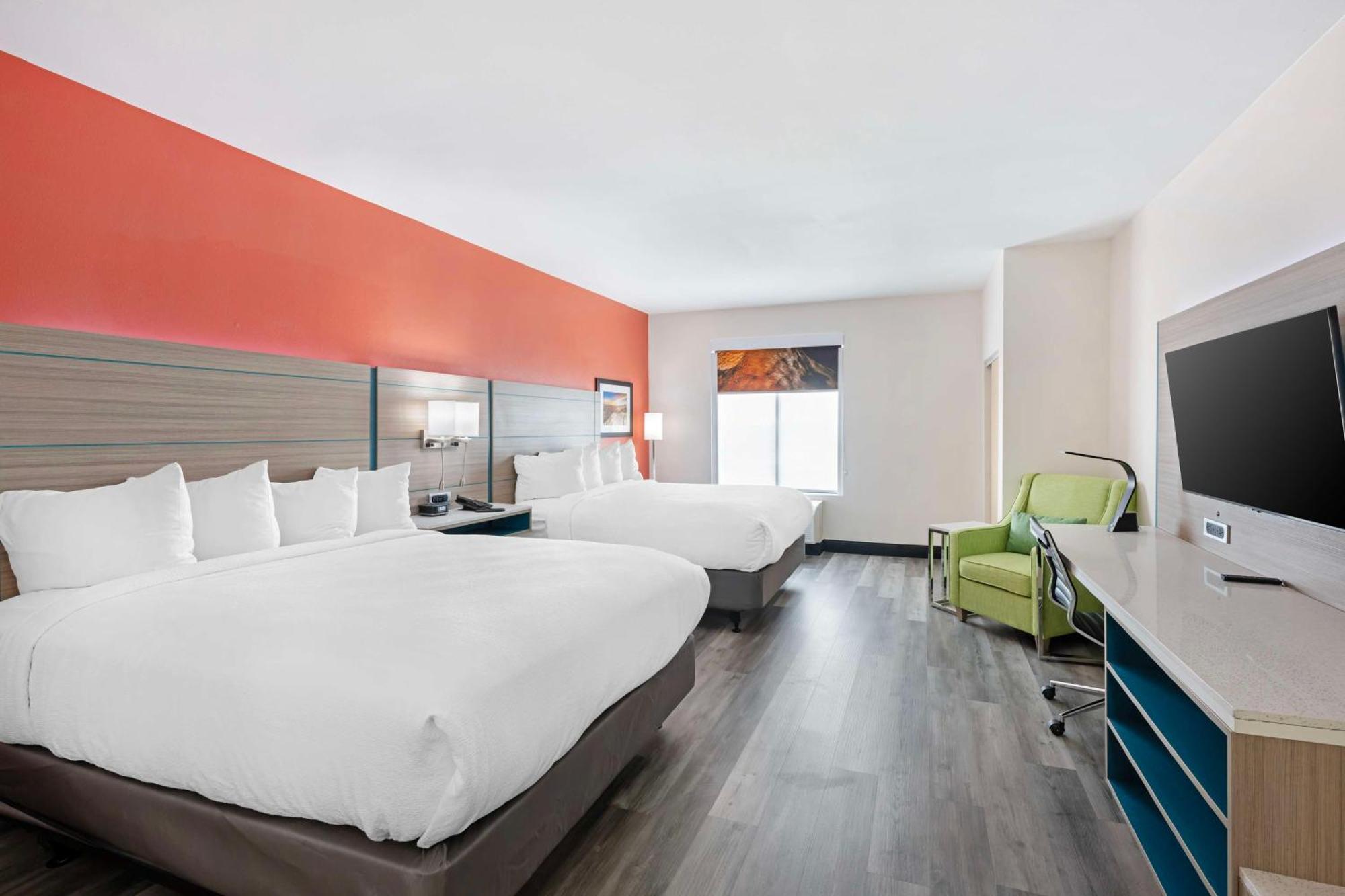 Best Western Plus Executive Residency Carlsbad Hotel Екстериор снимка