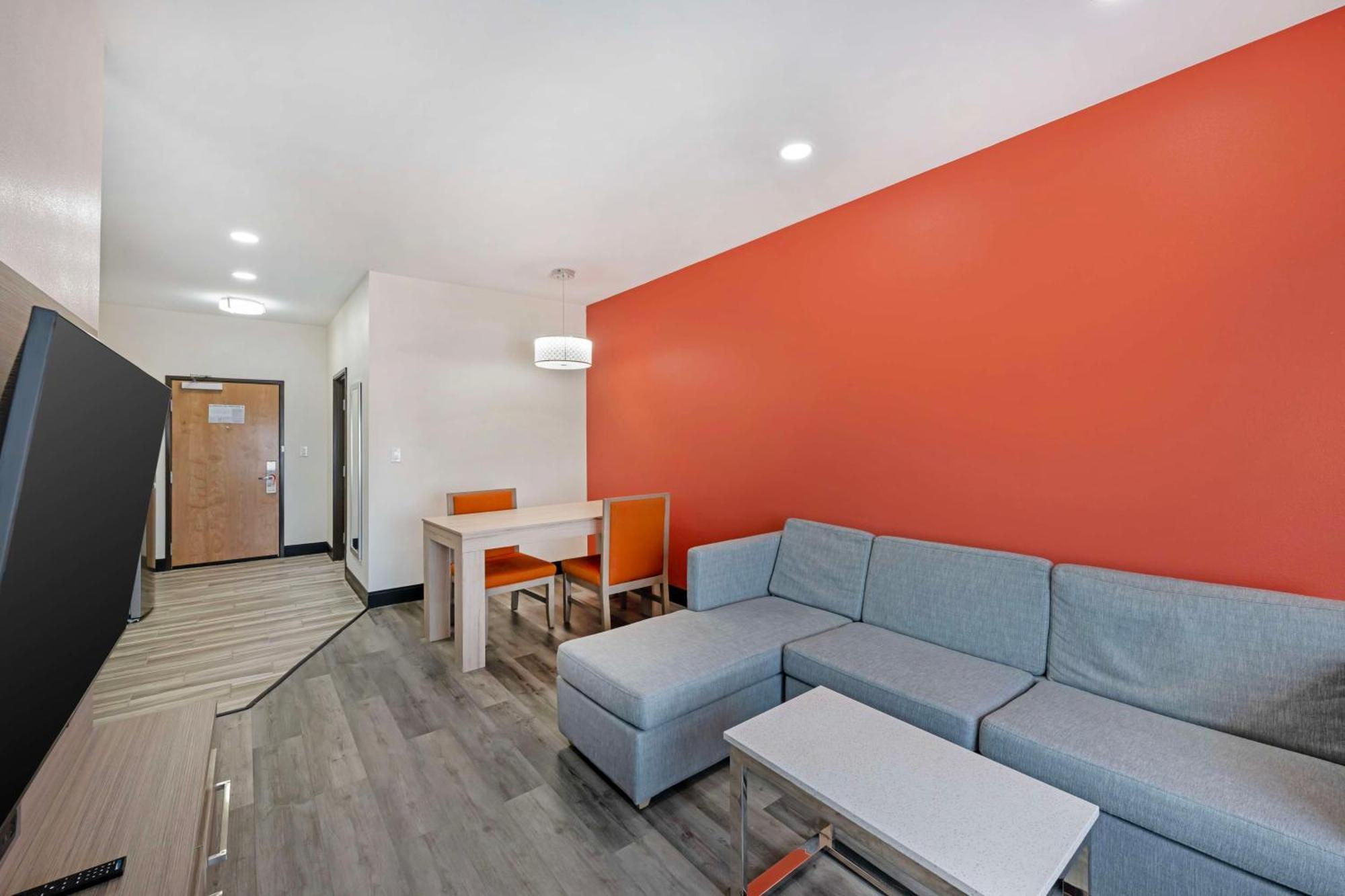 Best Western Plus Executive Residency Carlsbad Hotel Екстериор снимка