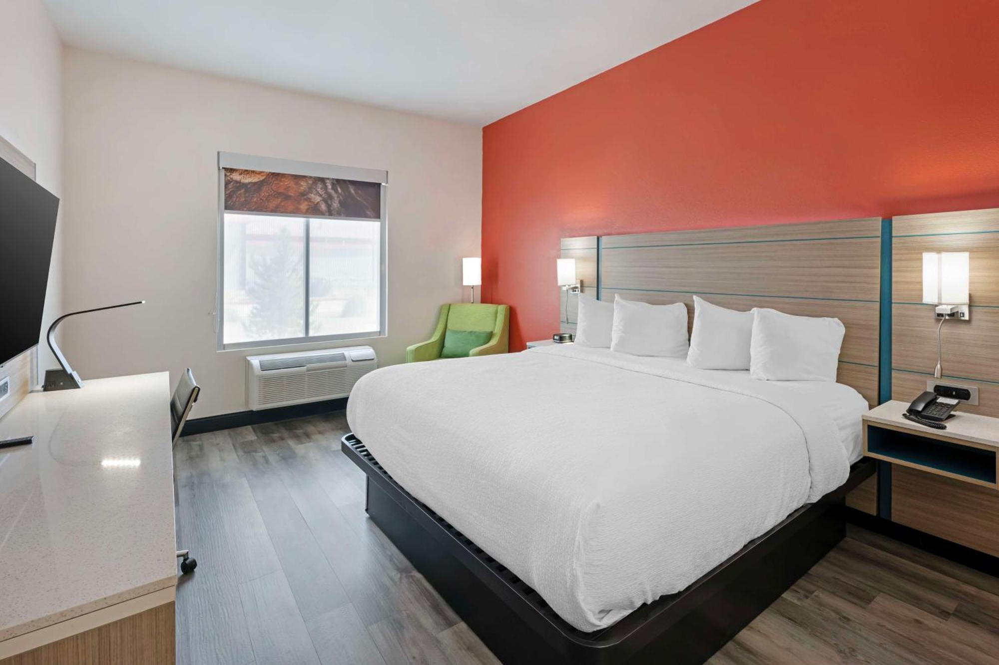 Best Western Plus Executive Residency Carlsbad Hotel Екстериор снимка