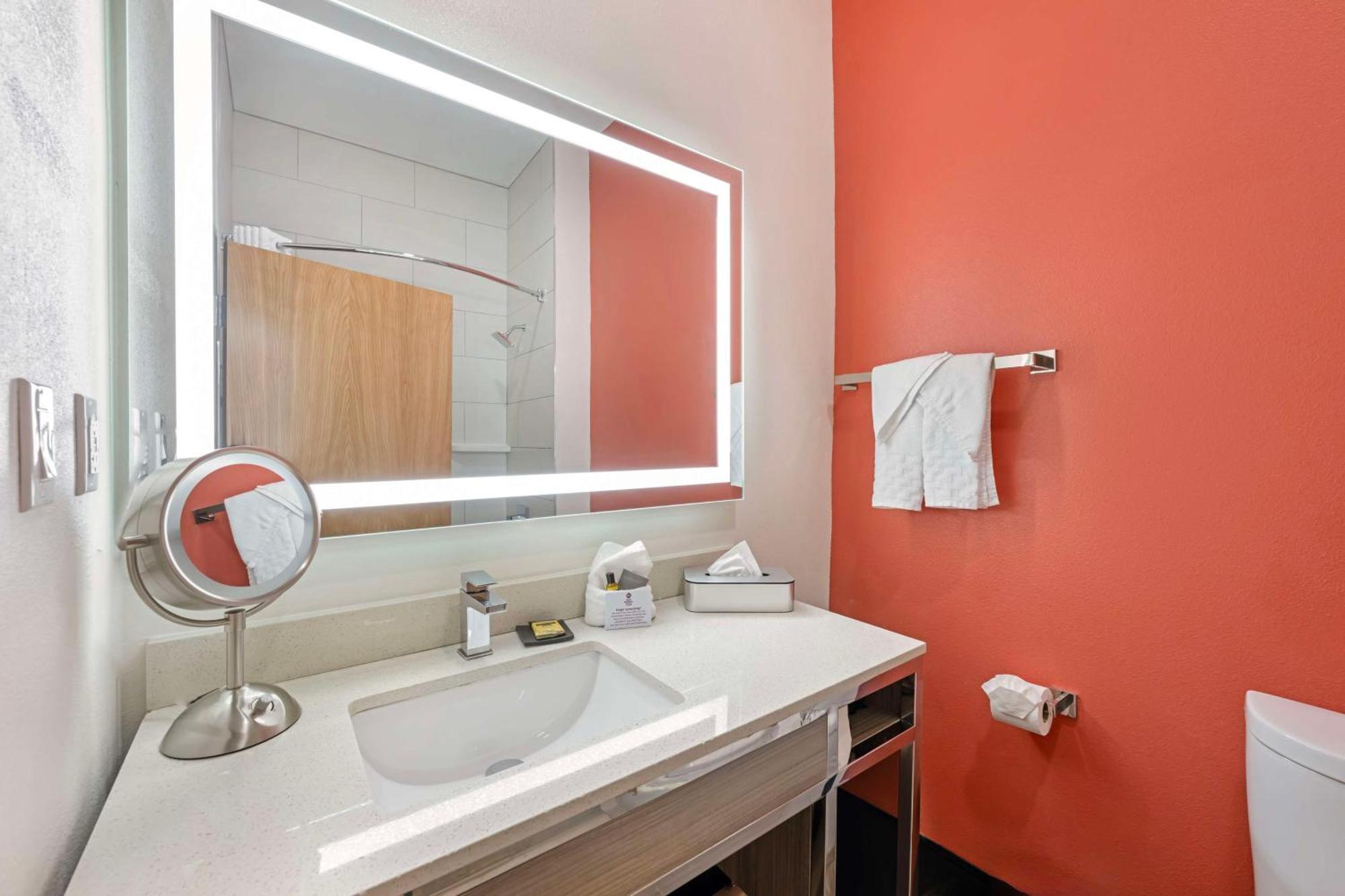 Best Western Plus Executive Residency Carlsbad Hotel Екстериор снимка