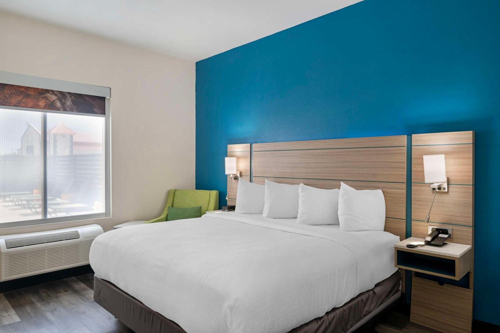 Best Western Plus Executive Residency Carlsbad Hotel Екстериор снимка